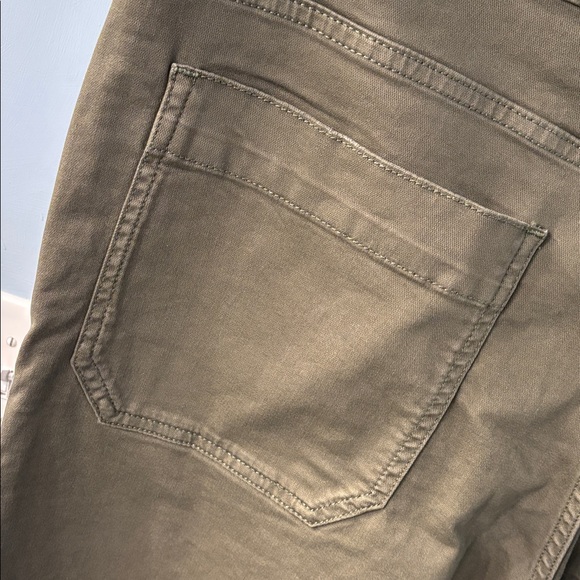 NWT The Rylan Relaxed High Rise Flare Pants by Pilcro in Dried Fern, size 34 - Picture 10 of 13